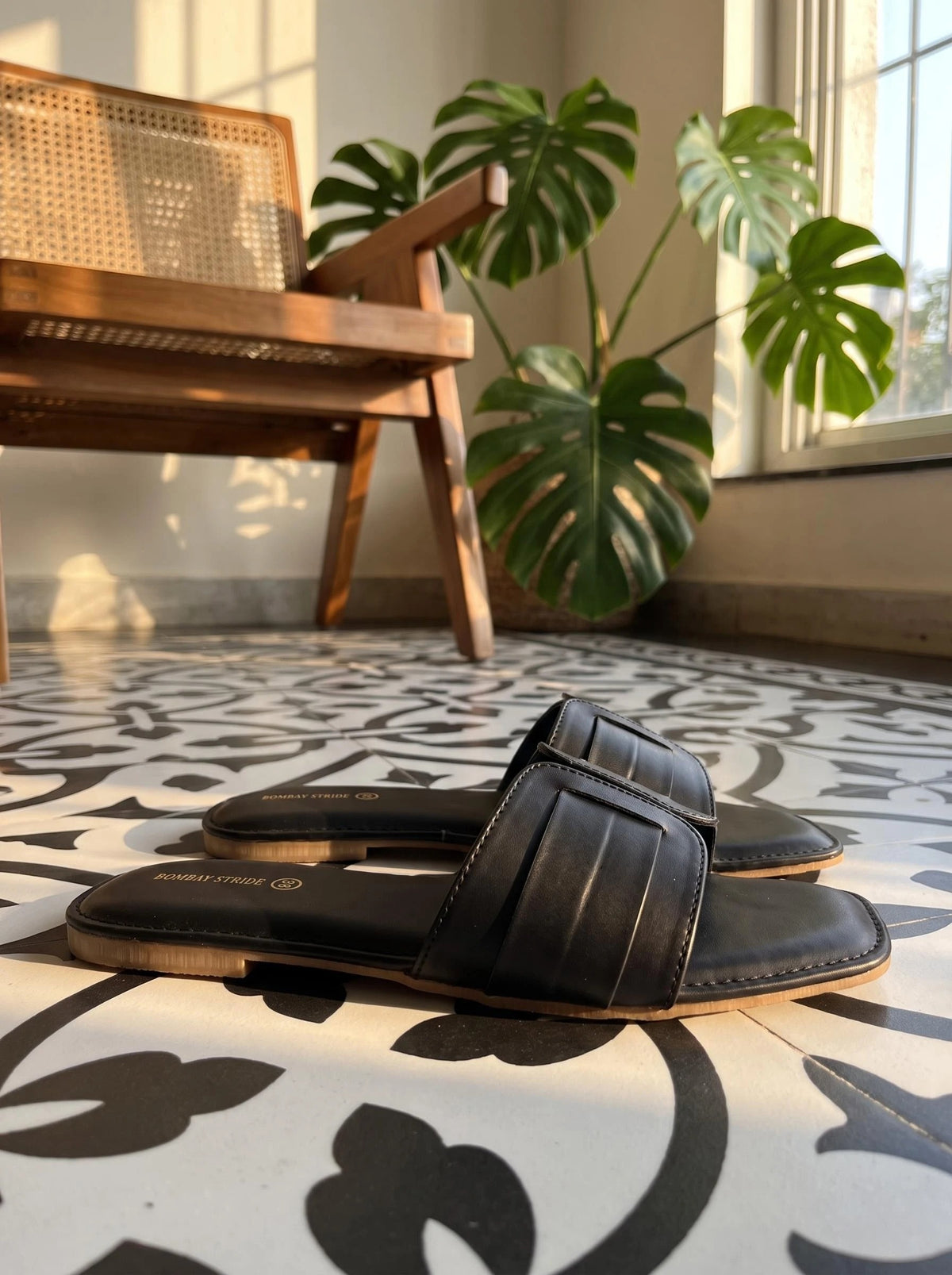 Interlock Band Slide - Black - Side-real