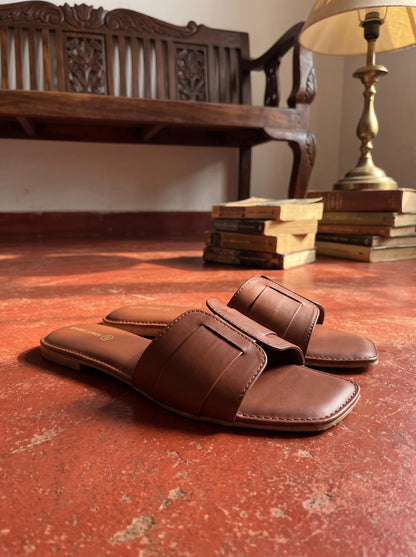 Interlock Band Slide - Chestnut - Side-real